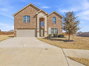 8405 Sweet Flag Lane, Fort Worth, TX 76123