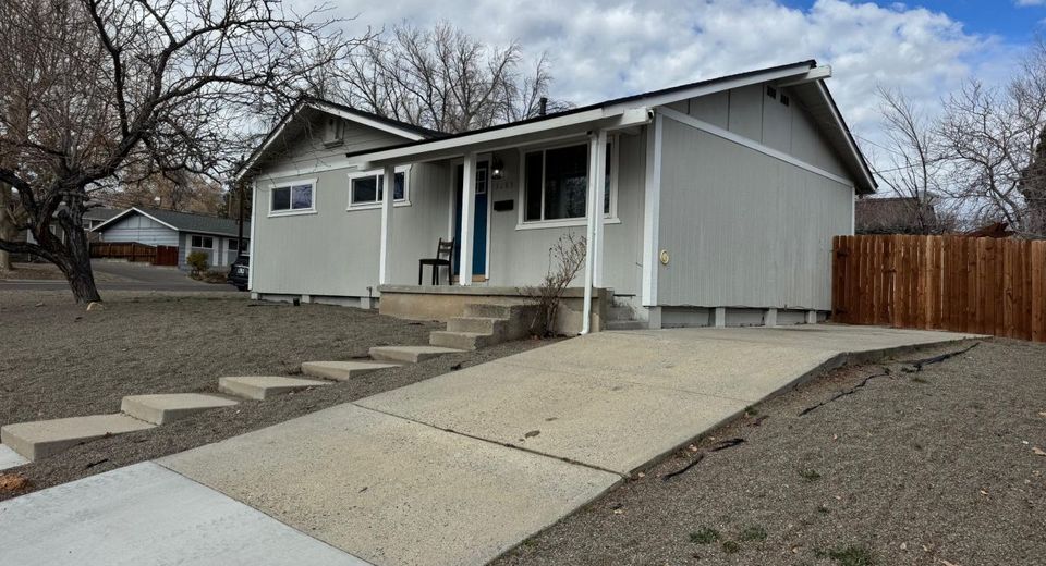 3085 Kings Row, Reno, NV 89503 Photo