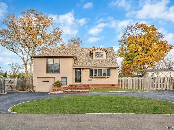 4 Sibley Place, Huntington Station, NY 11746