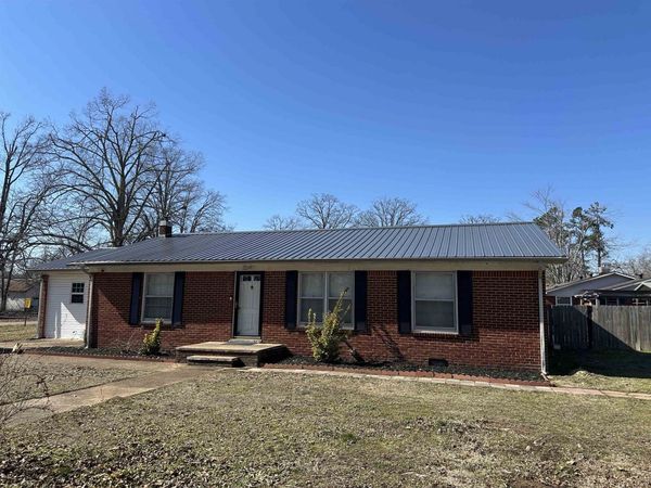 205 LONG ST, Savannah, TN 38372