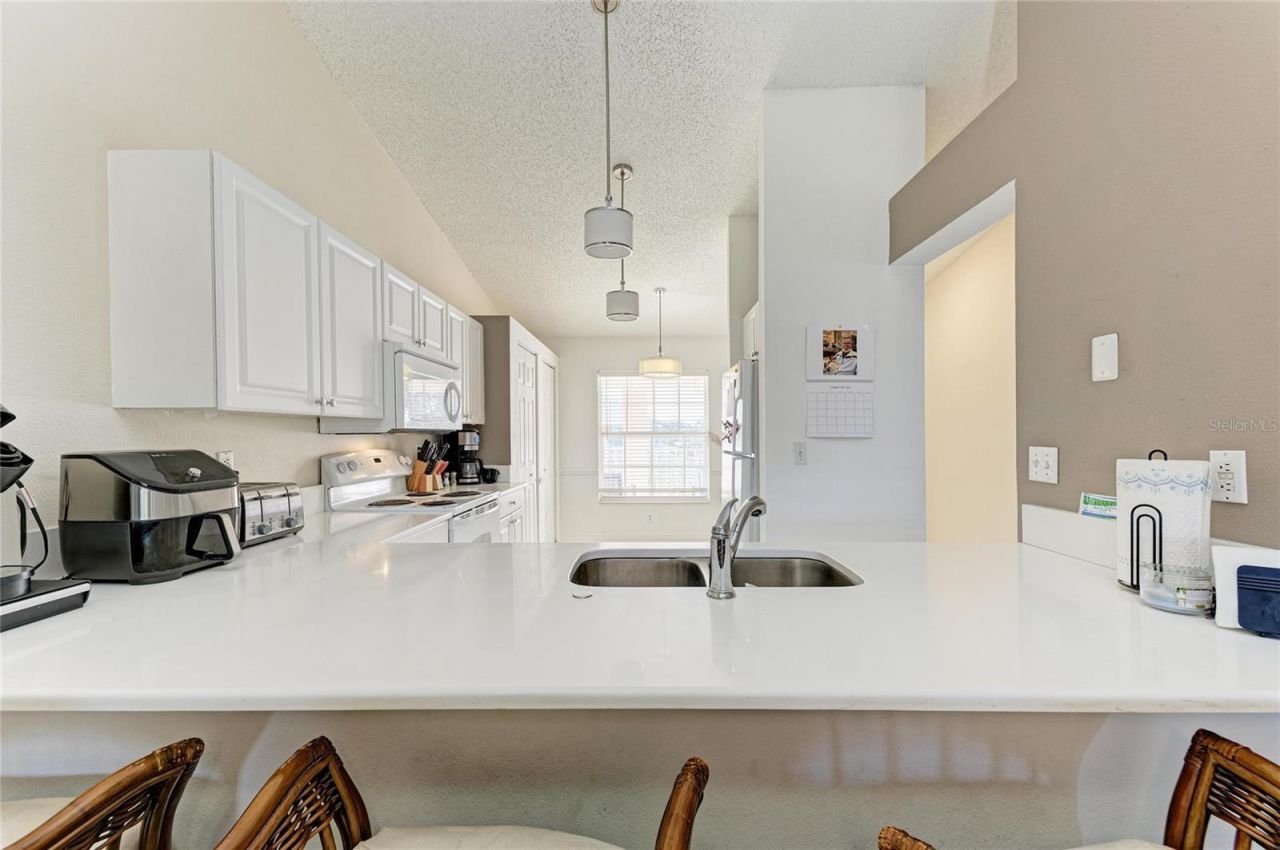 4202 Caddie Drive E, Unit 201, Bradenton, FL 34203 Photo