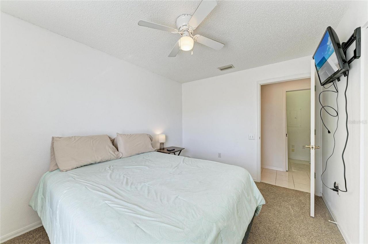 4202 Caddie Drive E, Unit 201, Bradenton, FL 34203 Photo