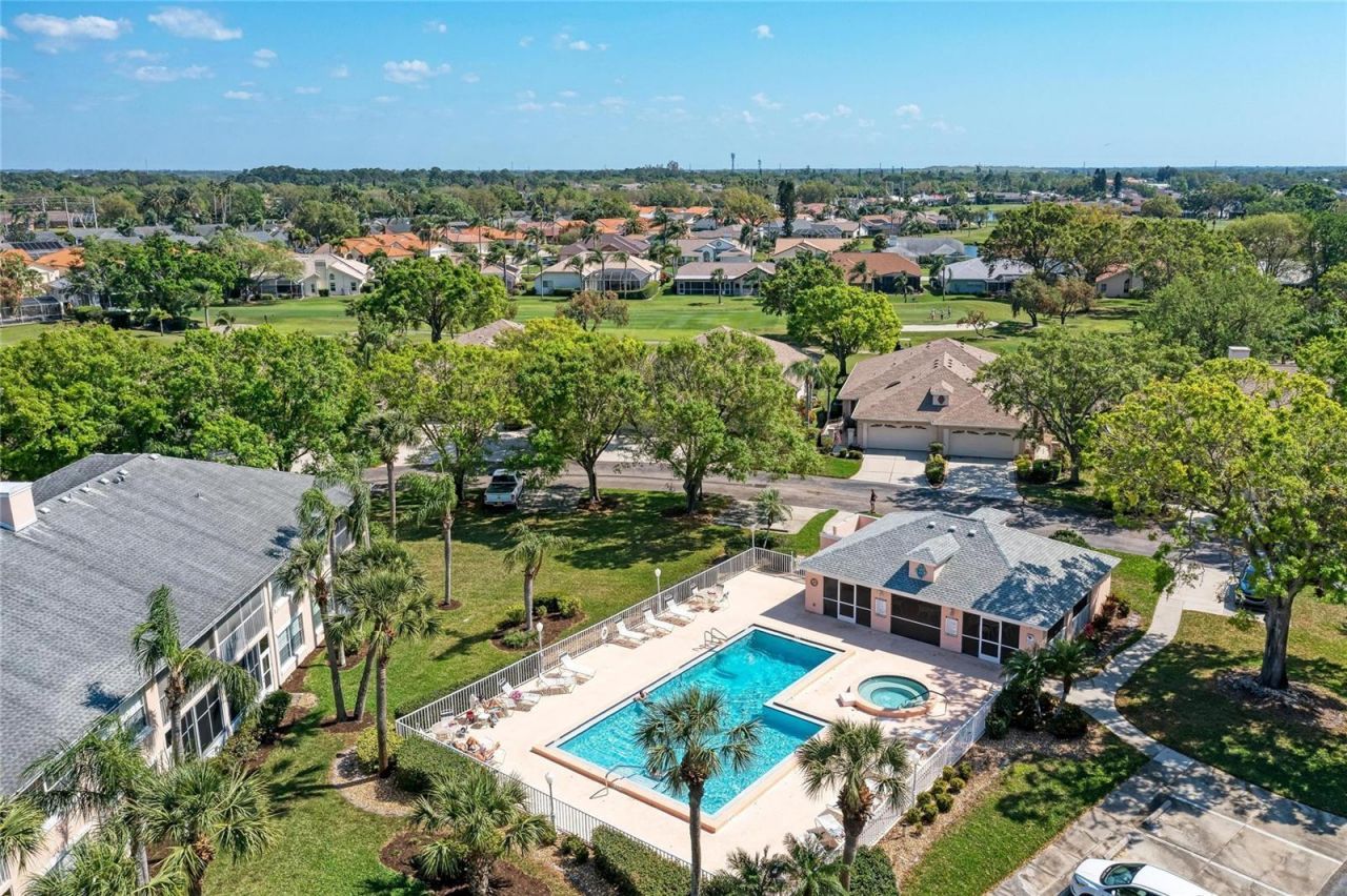 4202 Caddie Drive E, Unit 201, Bradenton, FL 34203 Photo