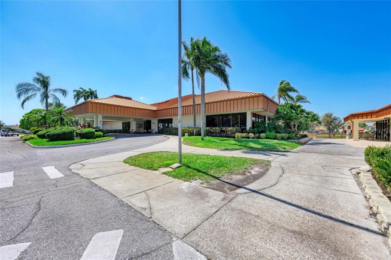 4202 Caddie Drive E, Unit 201, Bradenton, FL 34203 Photo