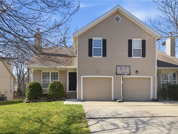 15146 Glenwood Avenue, Overland Park, KS 66213