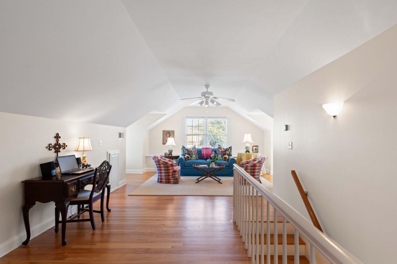 38 Barre Street Photo 35