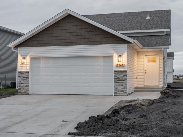 3246 36th Avenue S, Moorhead, MN 56560