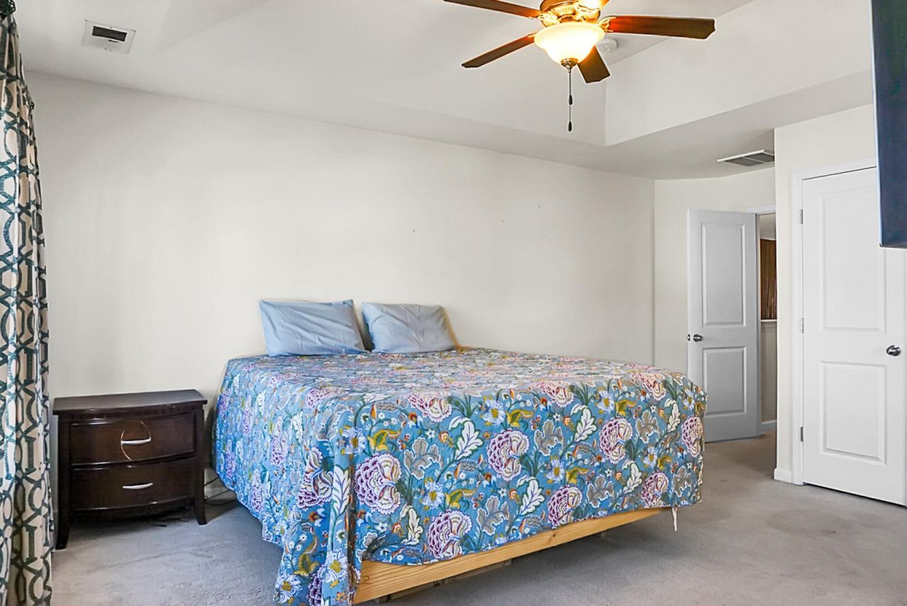 407 Turnbridge Lane Photo 32