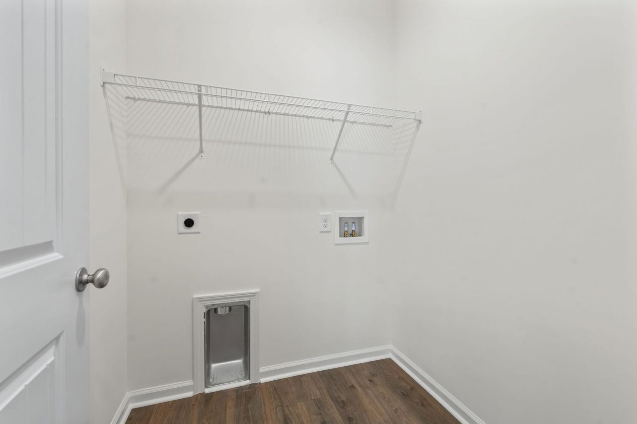 642 Goretown Loop Photo 11