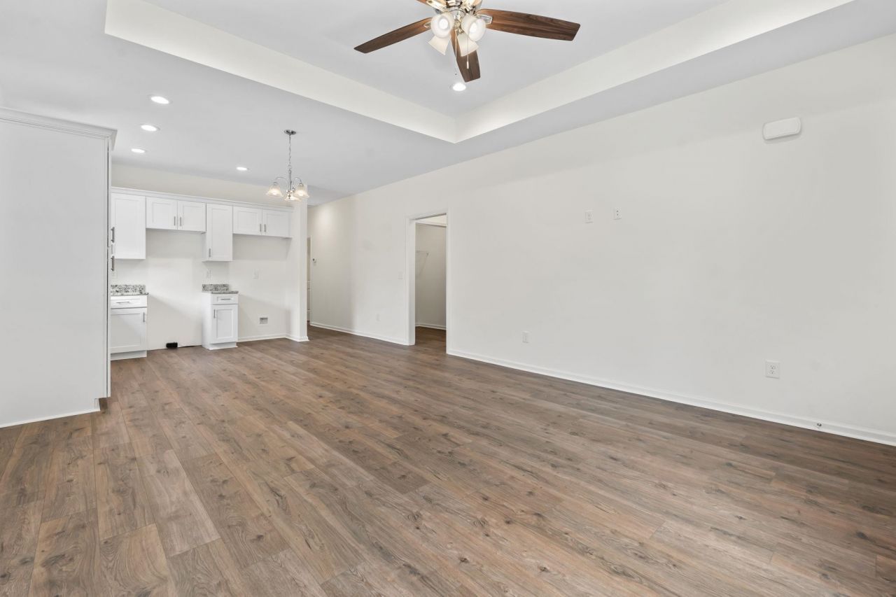 642 Goretown Loop Photo 4