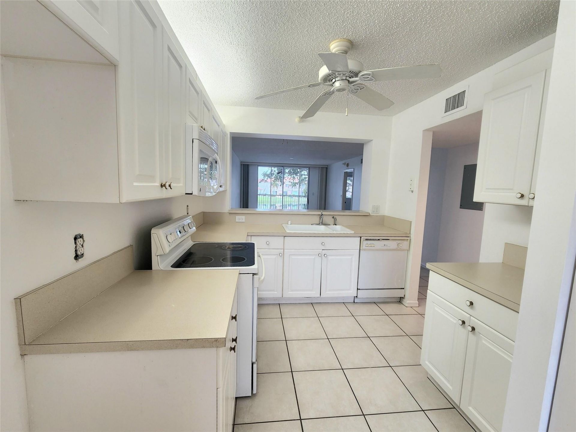 7751 Southampton Terrace, Unit 213, Tamarac, FL 33321 Photo