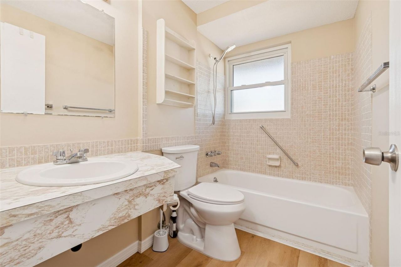 6419 1st Avenue W, Bradenton, FL 34209 Photo