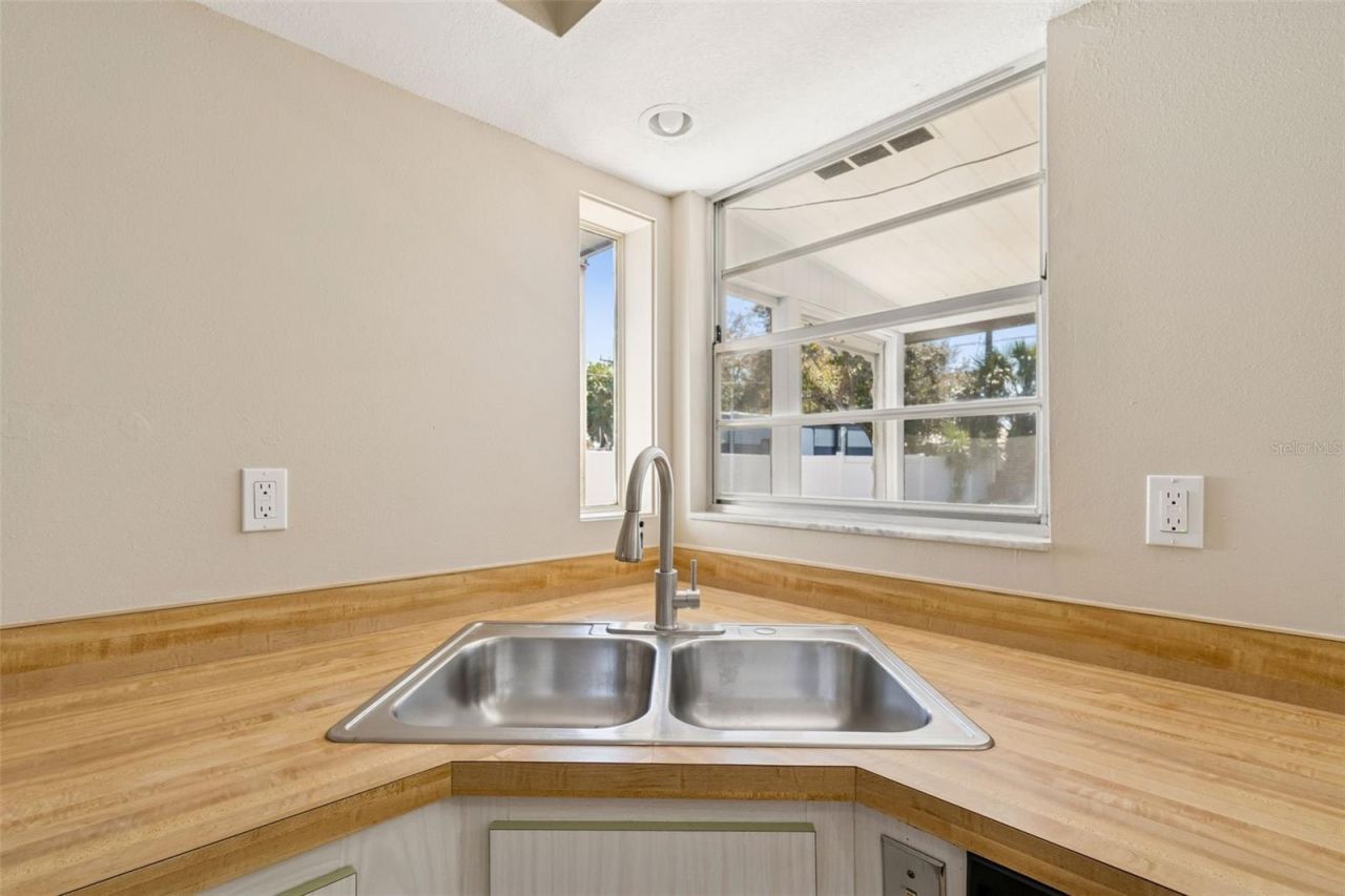 6419 1st Avenue W, Bradenton, FL 34209 Photo