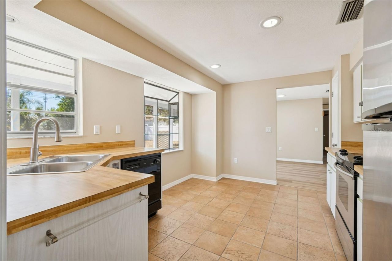 6419 1st Avenue W, Bradenton, FL 34209 Photo