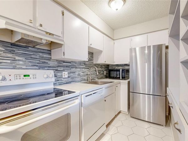 5770 E Warren Avenue, Unit 213, Denver, CO 80222