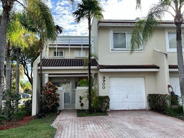 9900 NW 43rd Ter , Doral, FL 33178
