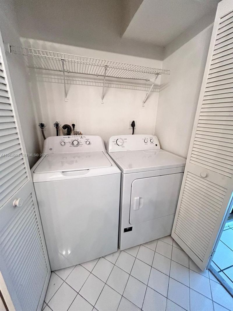 9900 NW 43rd Ter , Doral, FL 33178 Photo