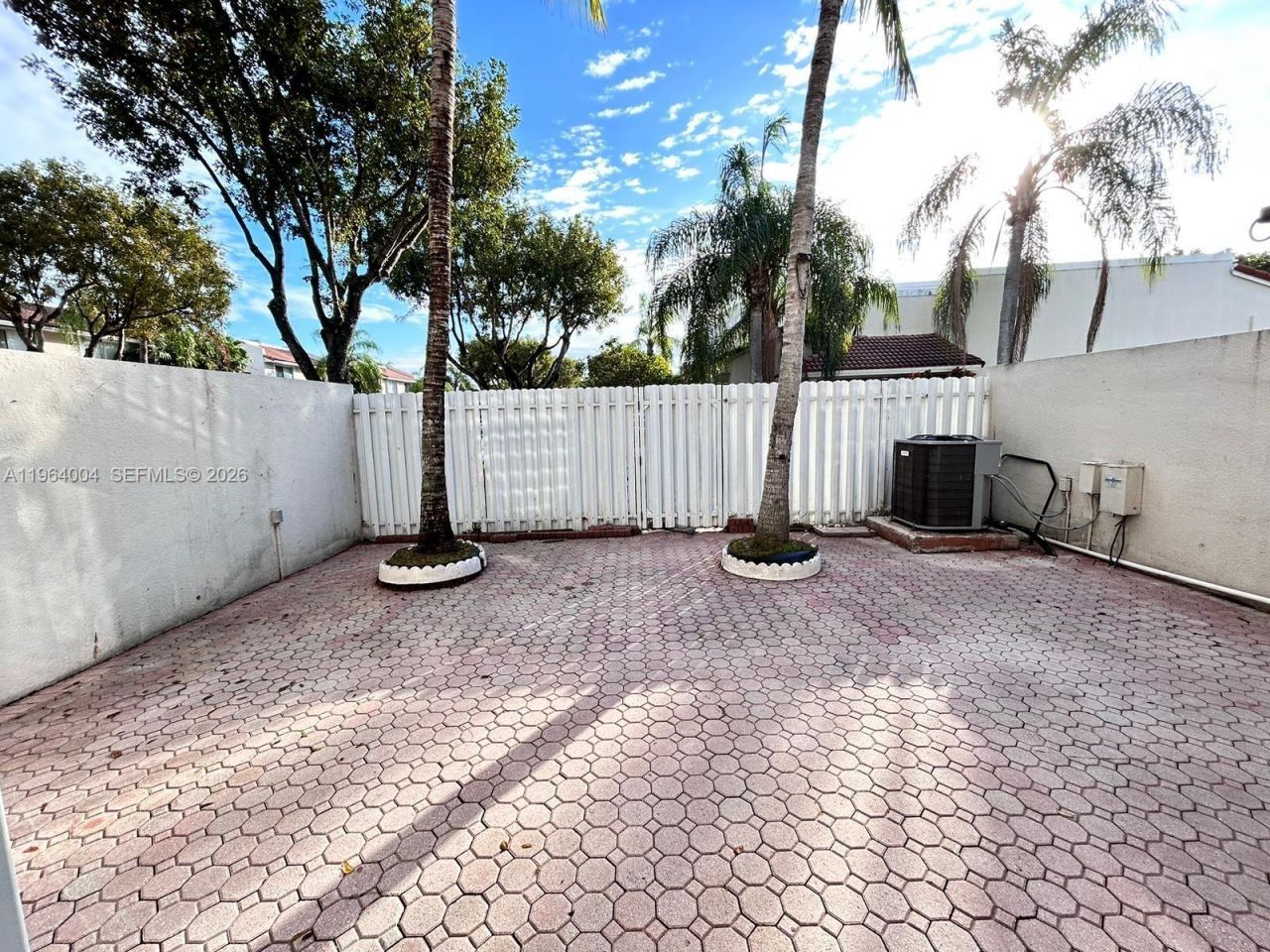 9900 NW 43rd Ter , Doral, FL 33178 Photo