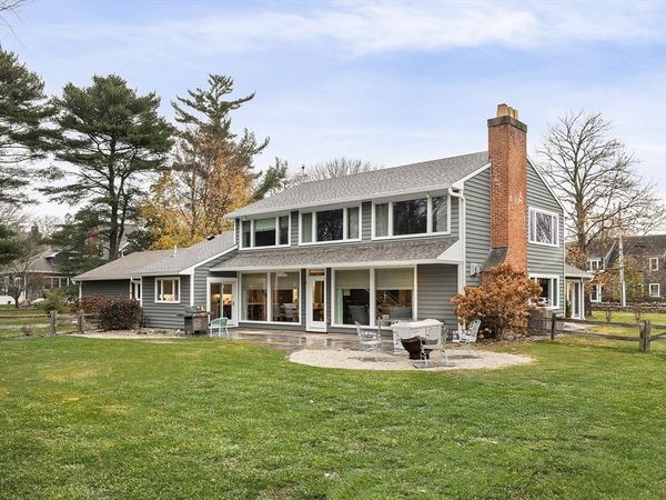 18 High Street, Dartmouth, MA 02748