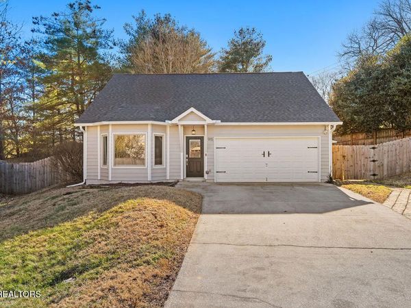 915 Claybrook Court, Knoxville, TN 37923