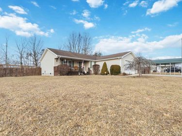 824 Walnut Road, Lily, KY 40740