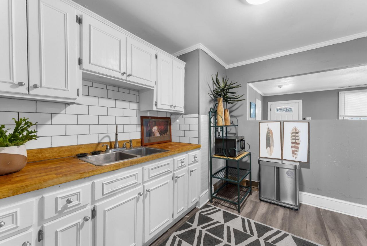 4722 Talisman Street Photo 10