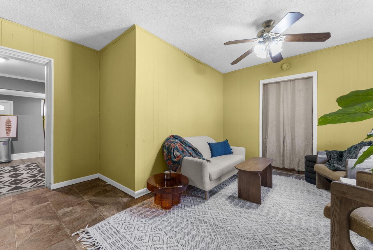 4722 Talisman Street Photo 12