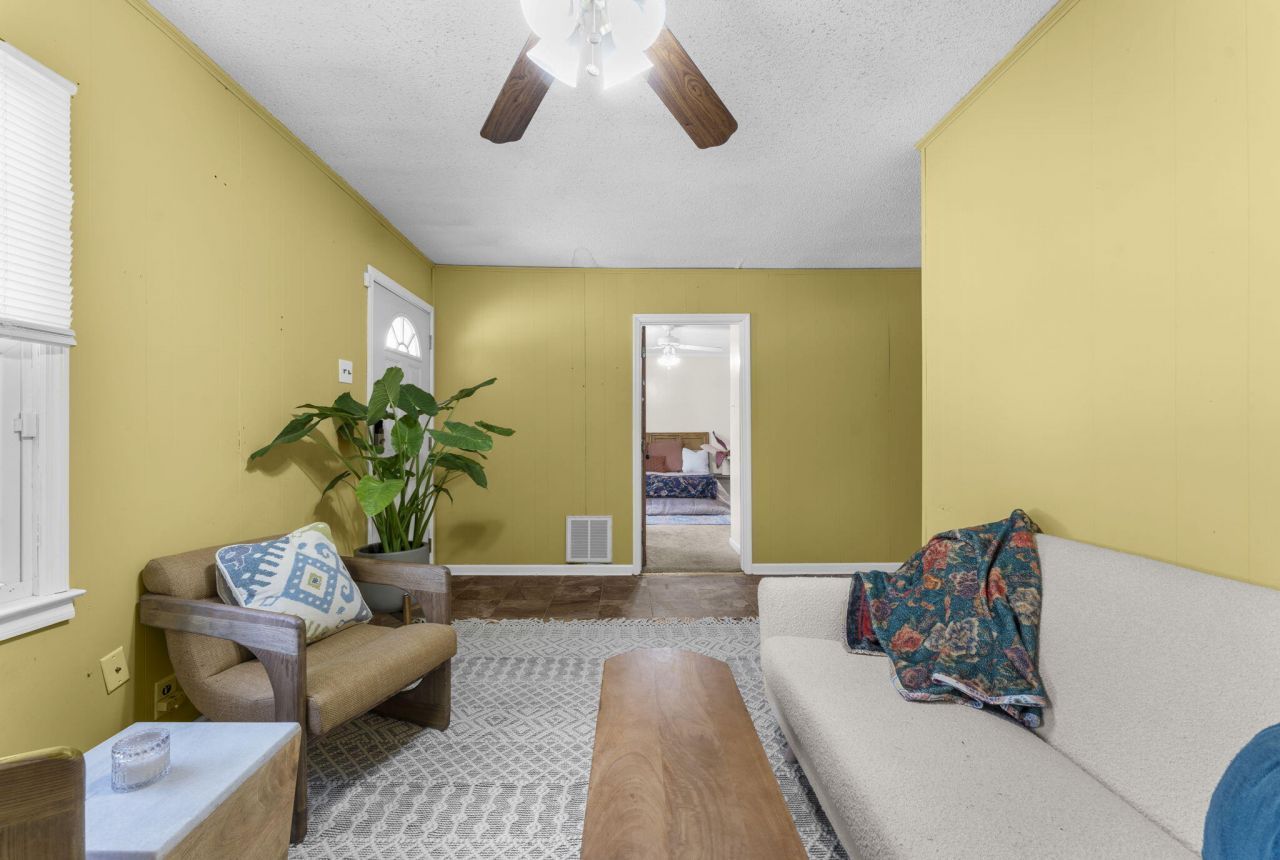 4722 Talisman Street Photo 13