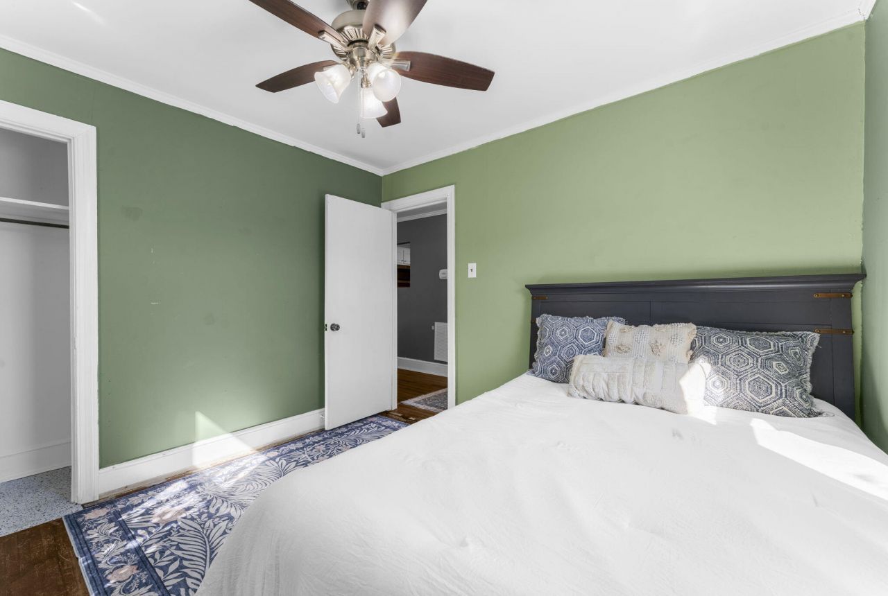 4722 Talisman Street Photo 22