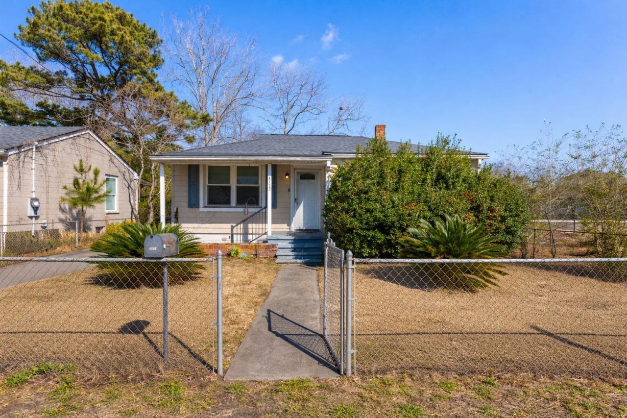 4722 Talisman Street Photo 24