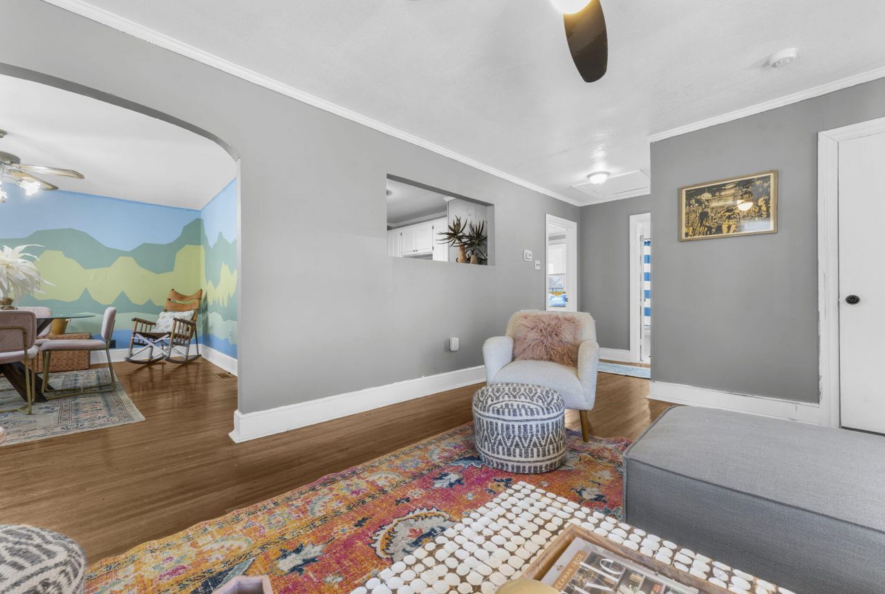 4722 Talisman Street Photo 5