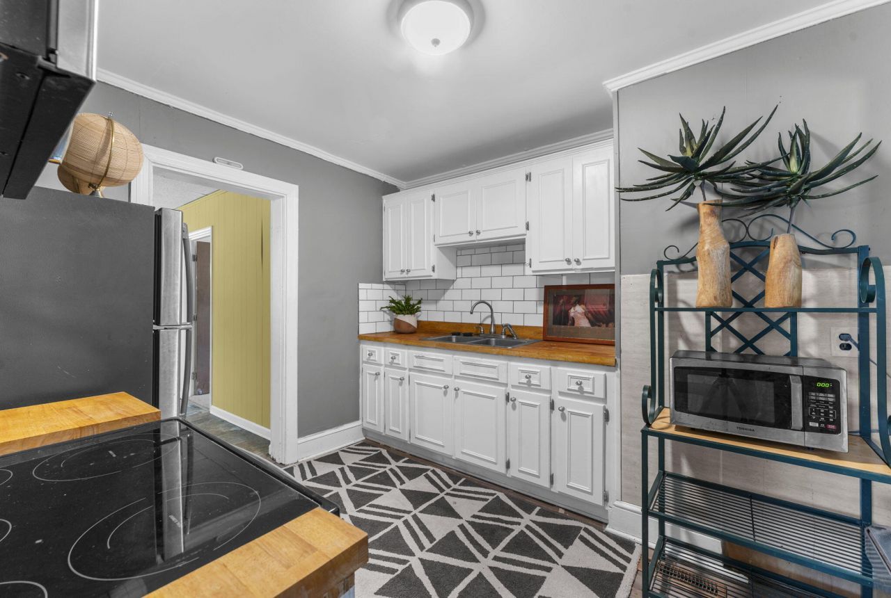 4722 Talisman Street Photo 8