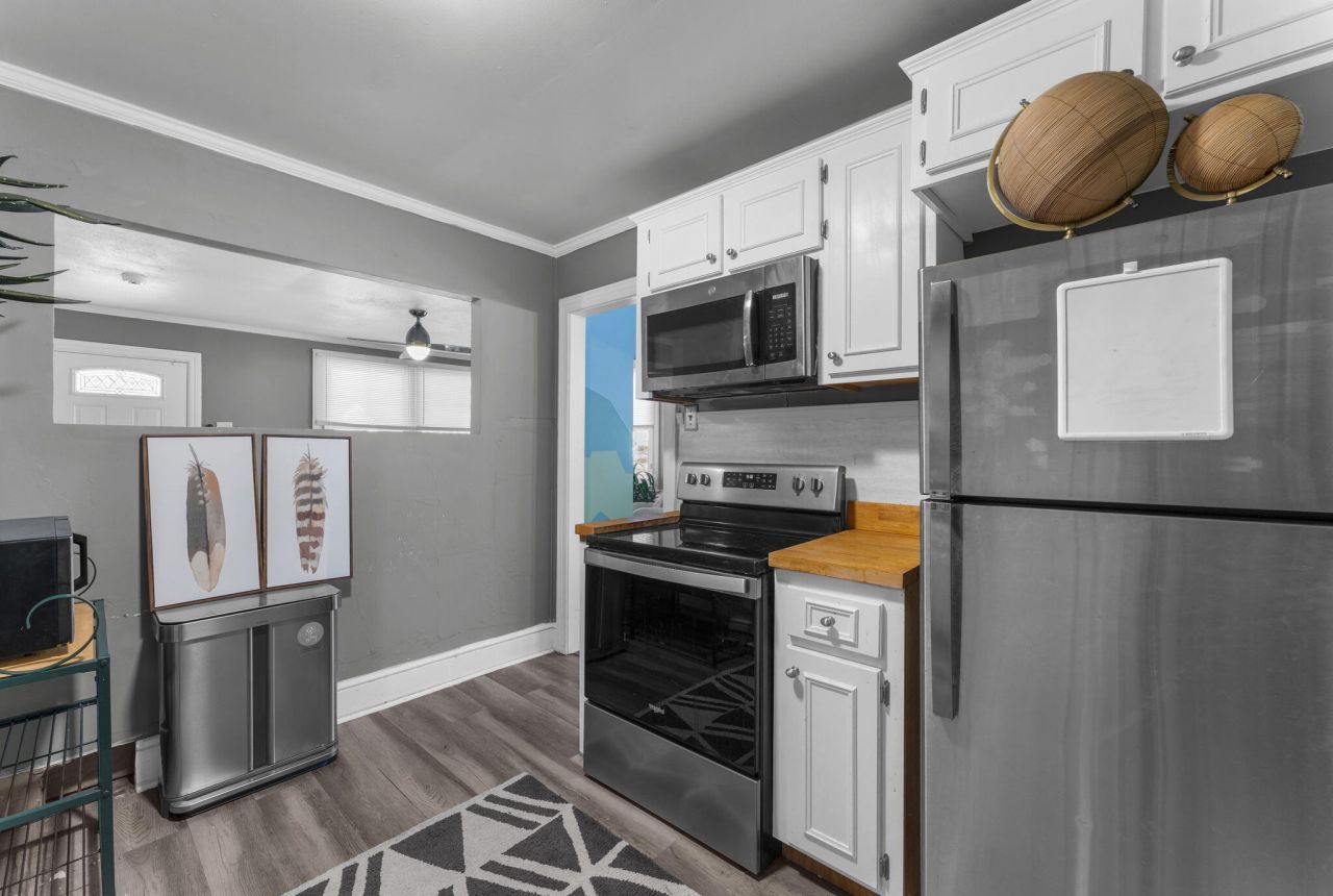 4722 Talisman Street Photo 9