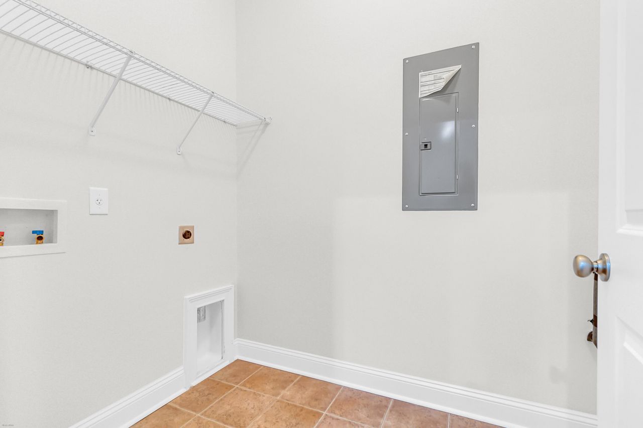 1756 Batten Drive Photo 37