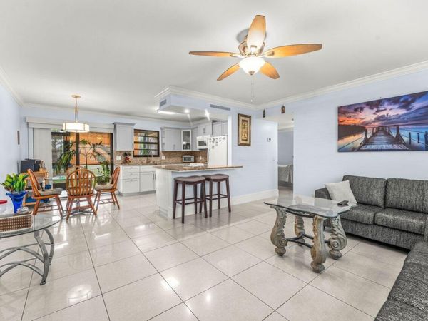 5954 Longbow Lane, Unit 5, West Palm Beach, FL 33415