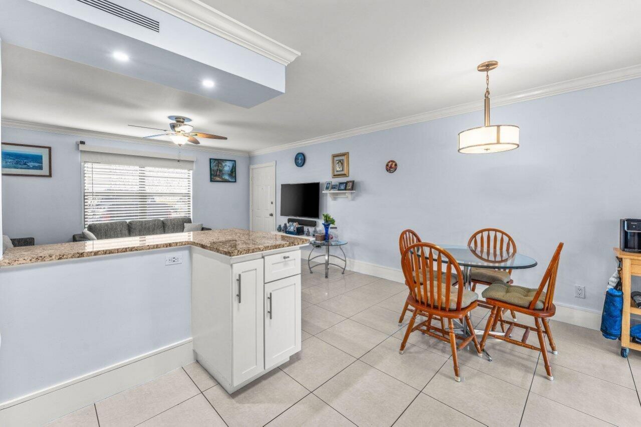 5954 Longbow Lane, Unit 5, West Palm Beach, FL 33415 Photo