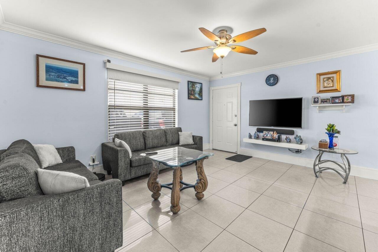5954 Longbow Lane, Unit 5, West Palm Beach, FL 33415 Photo