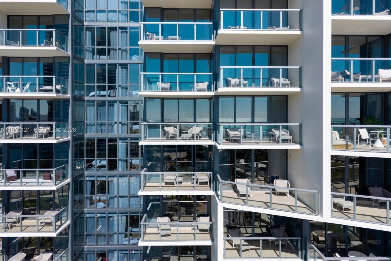 2201 Collins Ave, Unit 1010, Miami Beach, FL 33139 Photo