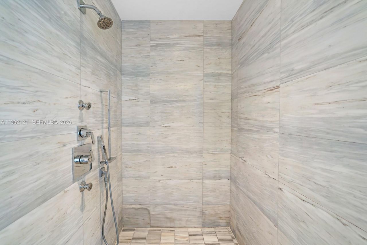 2201 Collins Ave, Unit 1010, Miami Beach, FL 33139 Photo