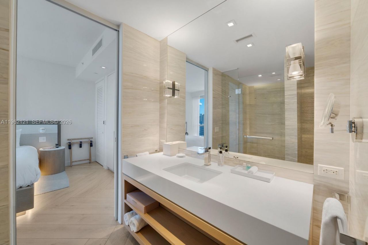 2201 Collins Ave, Unit 1010, Miami Beach, FL 33139 Photo