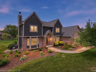 921 Kyle Court, White Lake Township, Mi 48383