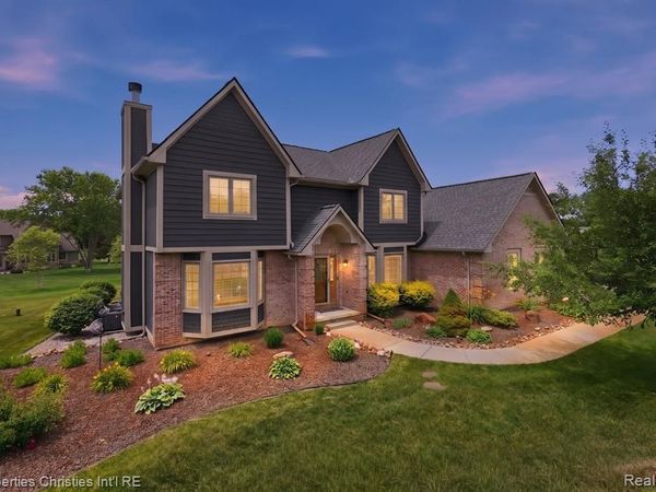 921 Kyle Court, White Lake Twp, MI 48383