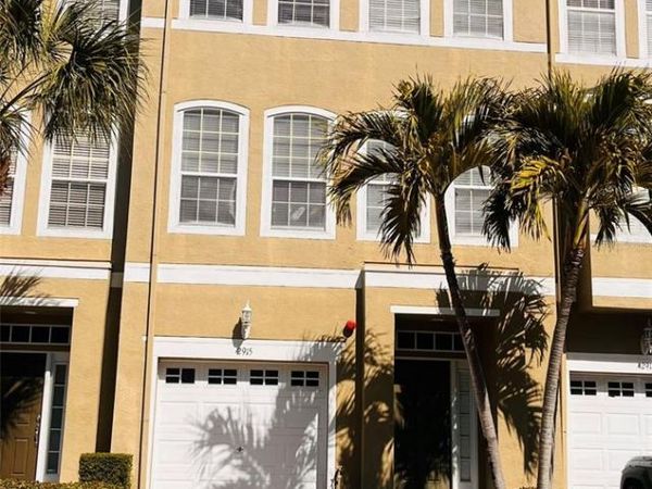 2915 POINTEVIEW, TAMPA, FL 33611