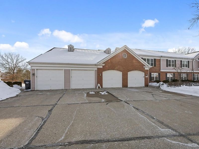 6289 Eagles Lake Drive, Unit 5, Cincinnati, OH 45248 Photo 2