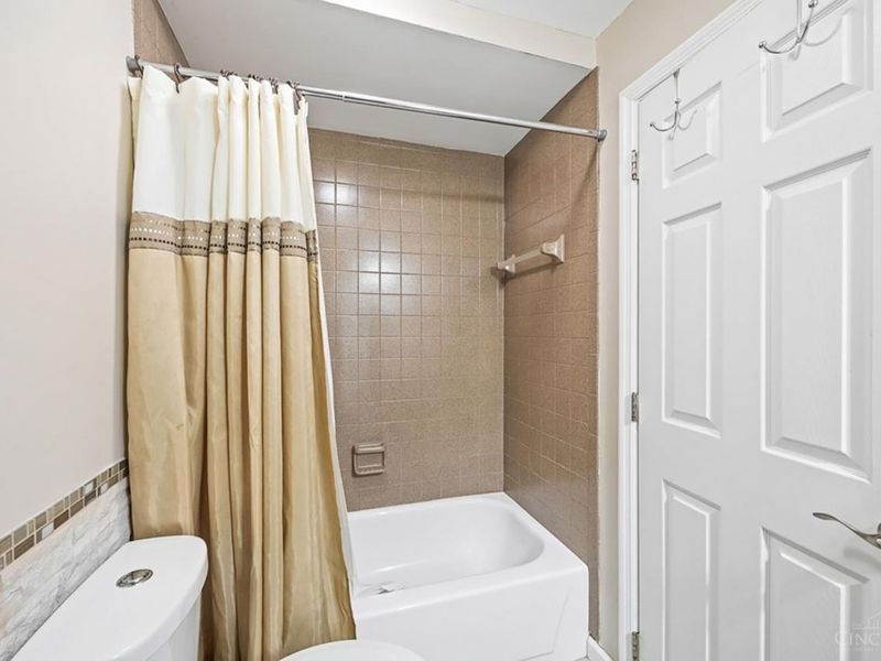 6289 Eagles Lake Drive, Unit 5, Cincinnati, OH 45248 Photo 35