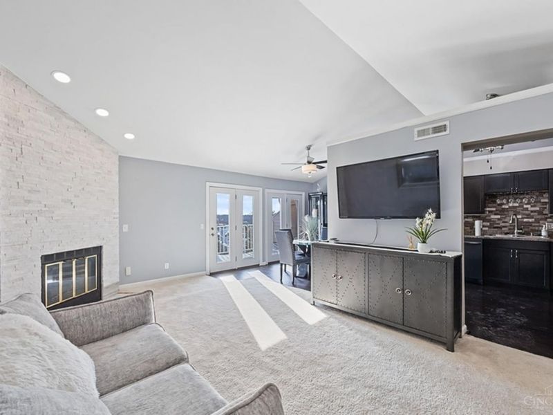 6289 Eagles Lake Drive, Unit 5, Cincinnati, OH 45248 Photo 9