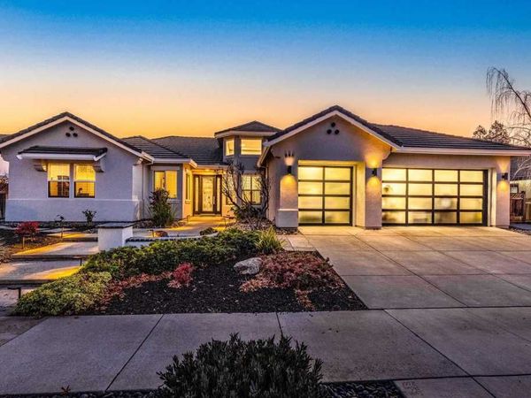 886 886 Old Oak Rd, Livermore, CA 94550