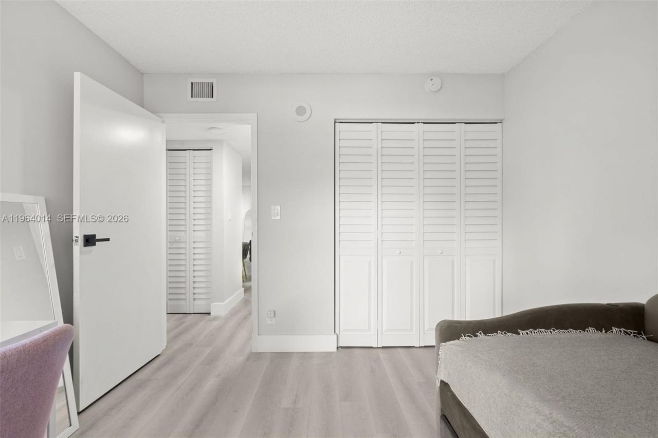 17011 N Bay Rd, Unit 101, Sunny Isles Beach, FL 33160 Photo