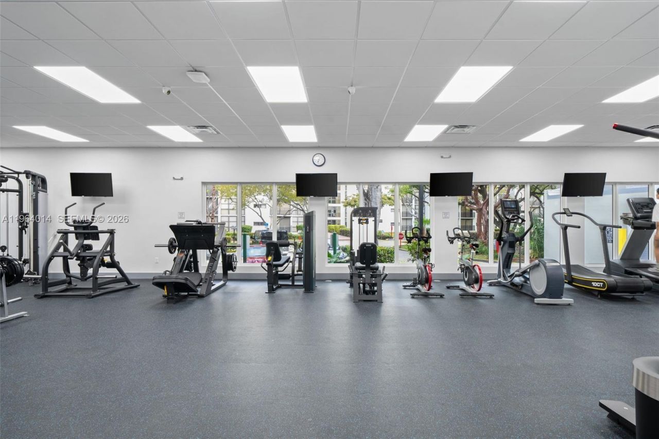 17011 N Bay Rd, Unit 101, Sunny Isles Beach, FL 33160 Photo