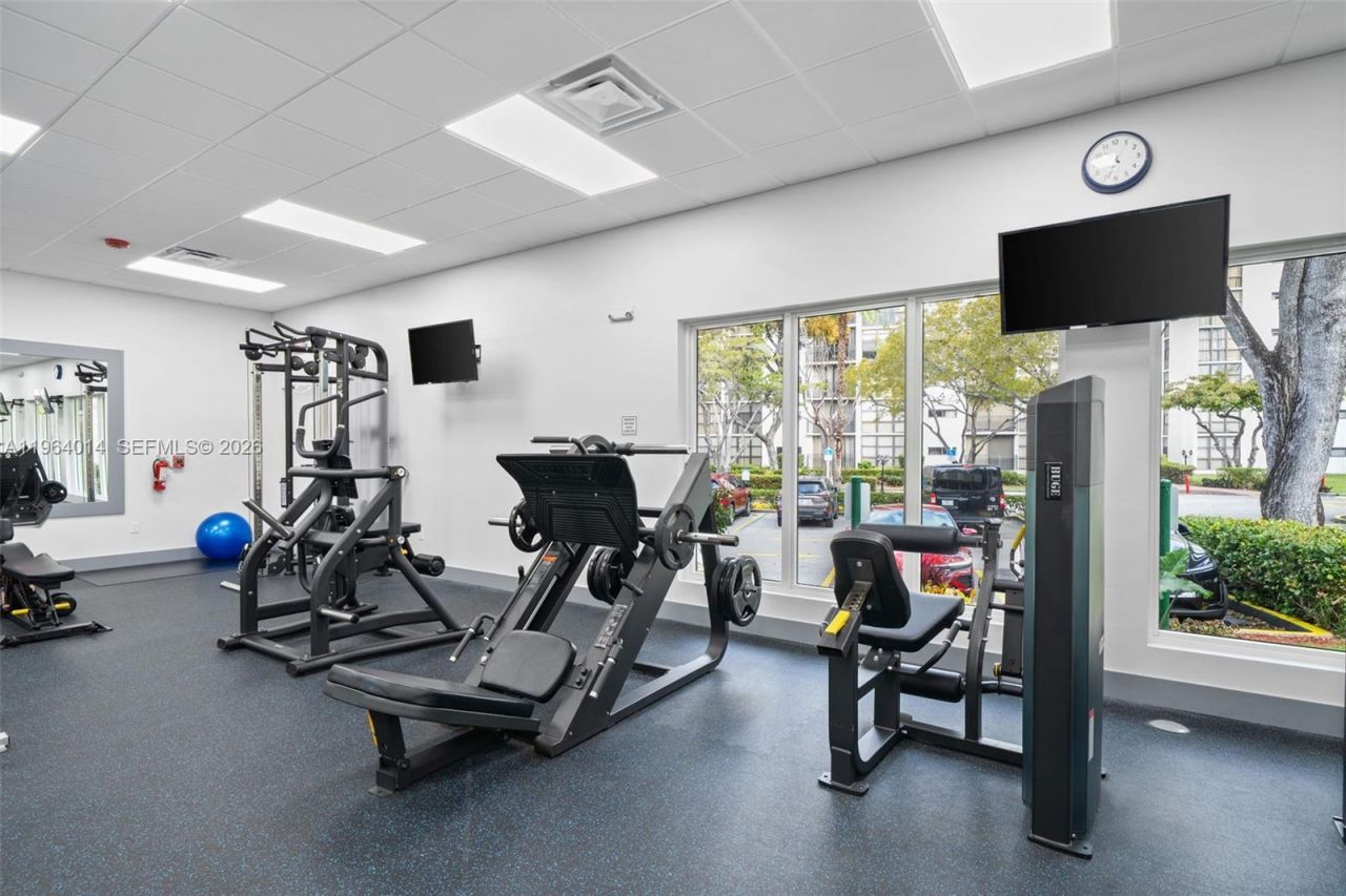 17011 N Bay Rd, Unit 101, Sunny Isles Beach, FL 33160 Photo